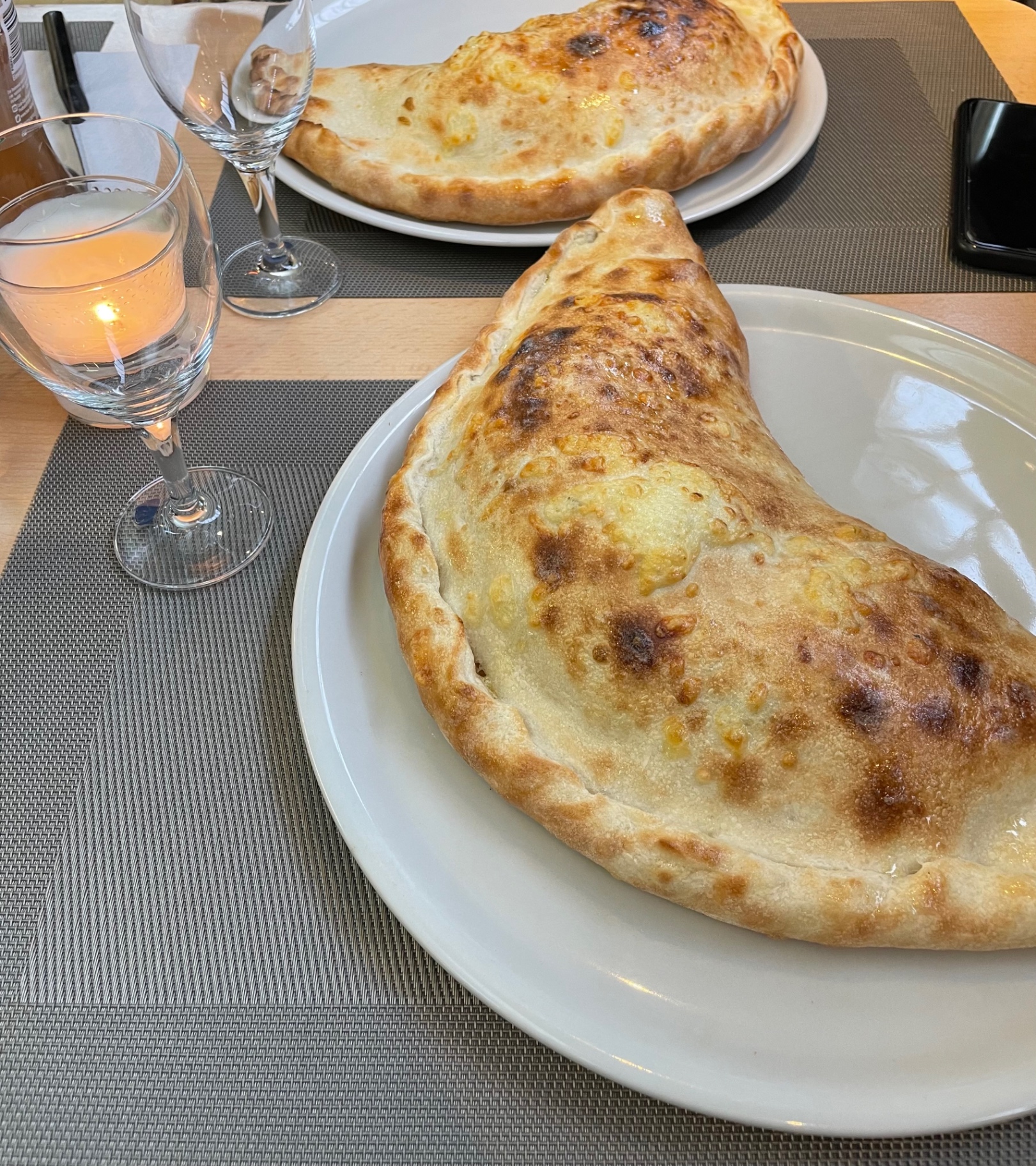 Calzone aus dem Steinofen