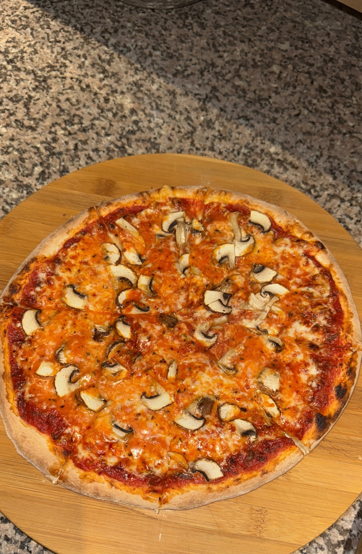Pizza aus dem Steinofen
